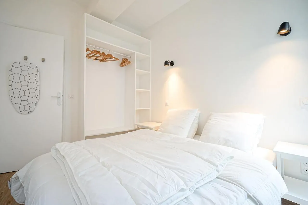 Spacious Appt Close To Place Monge