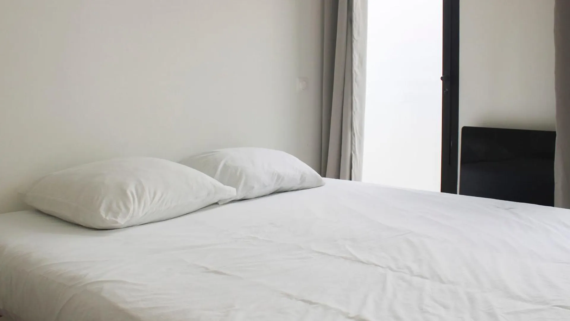 Spacious Appt Close To Place Monge *
